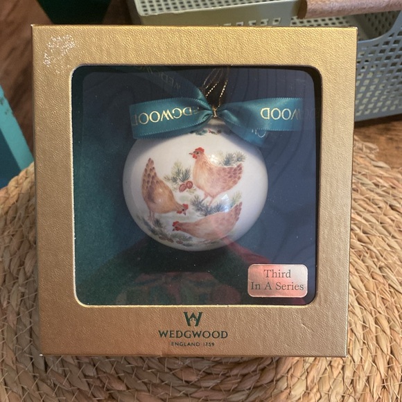 Wedgwood Three French Hens Ornament - Picture 2 of 2